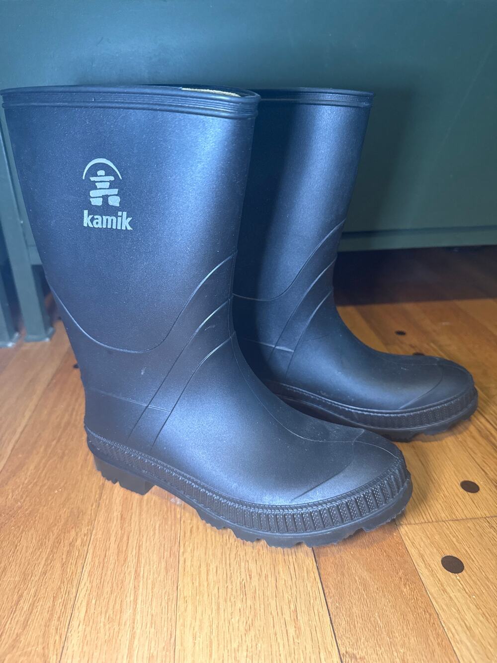 NEW Kamik Stomp Rain Boots Youth Sz 4 Black Waterproof Unisex Kids